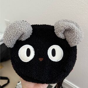 KEKE’S delivery service bag with strap.